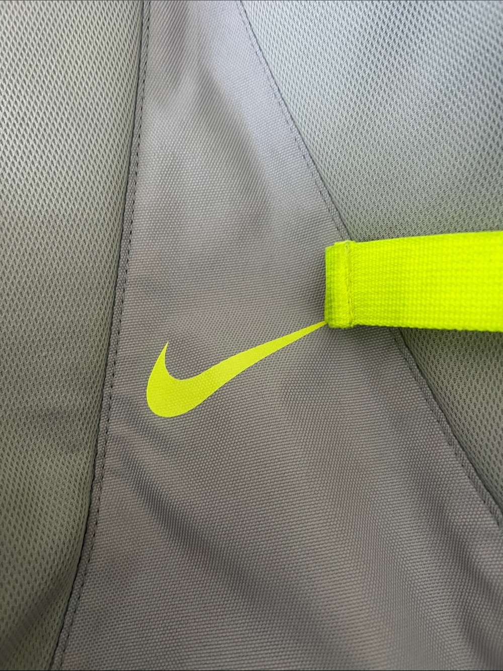 Nike Swingman Men’s Backpack in Neon Yellow and Light Gray (Baseball) - Picture 5 of 14